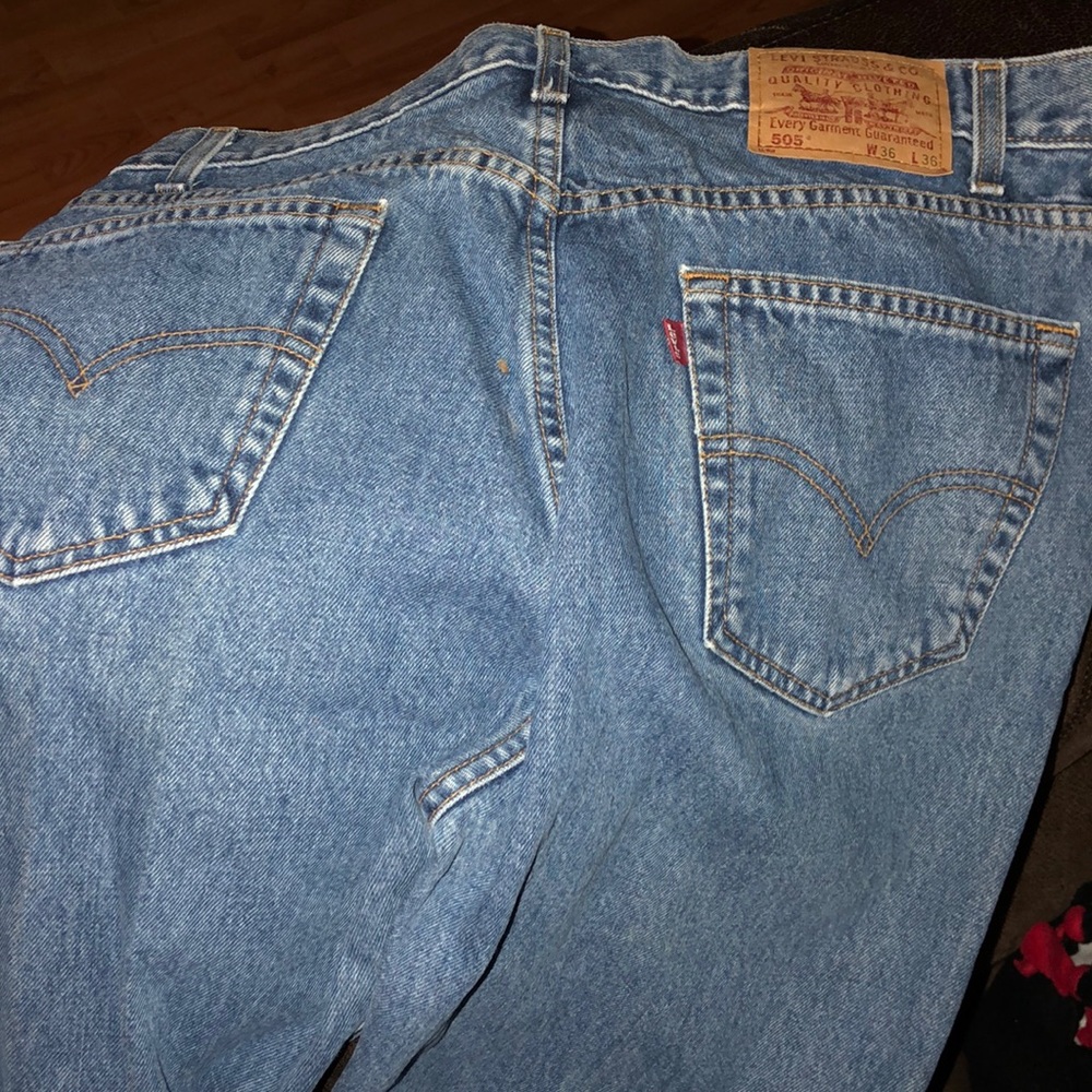 Regular fit straight leg 505s true Levis! Vintage